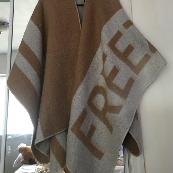 Beige Free Zara Poncho. One size fits all. - Picture 2 of 4
