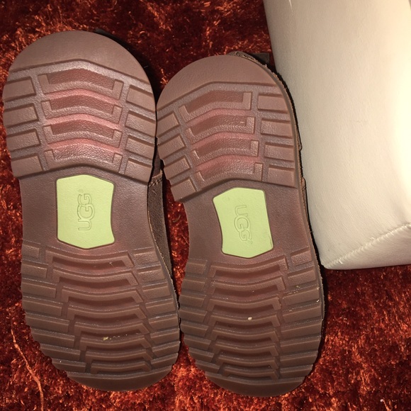 BOYS CALLUM UGG - Picture 2 of 3