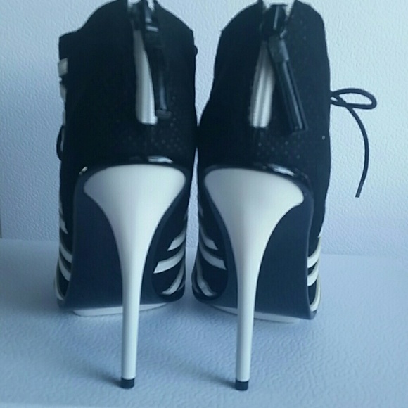 Pumps - Picture 4 of 4