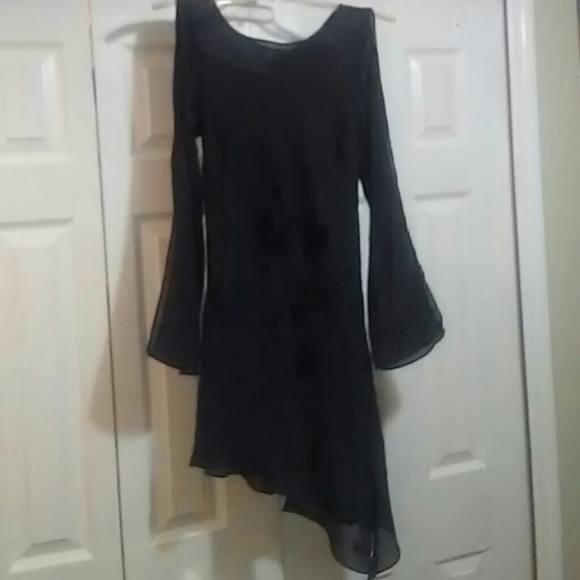 Dress - Picture 1 of 3