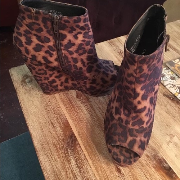 Fabulous Chinese Laundry Booties!