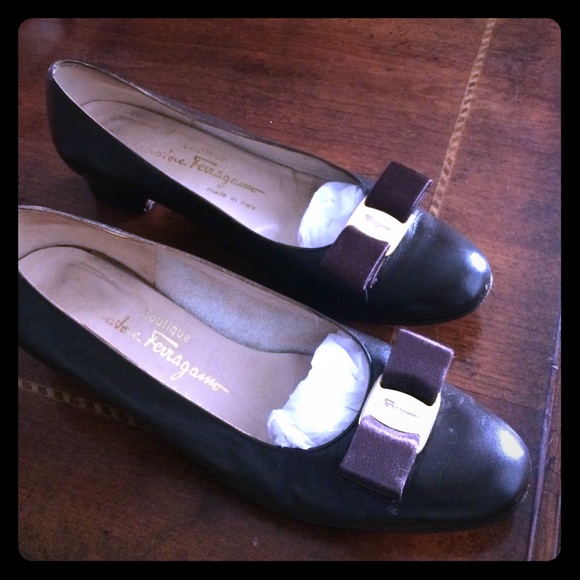 Ferragamo 8.5 B Vara pumps