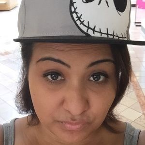 Meet your Posher, Esperanza