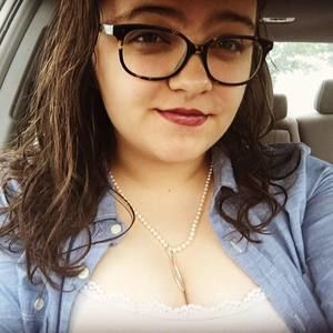 Meet your Posher, Chloe