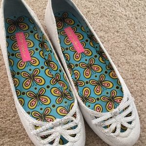 Betsey Johnson silver slip size 7