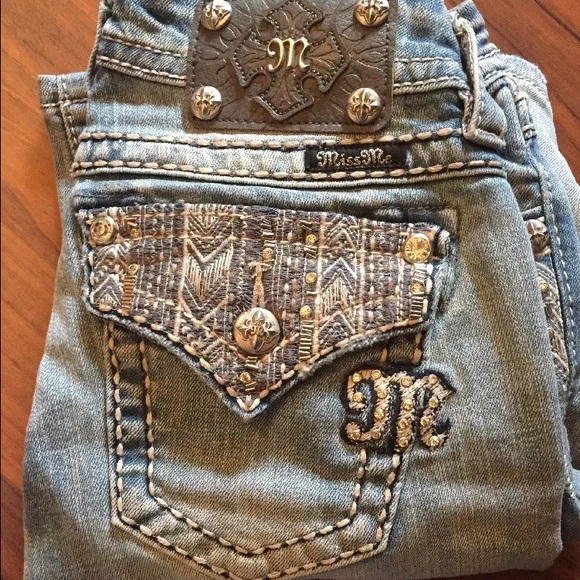 Miss Me jeans size 25 crop style bling