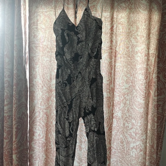 Beautiful Banana Republic Romper with pockets! - Picture 2 of 4