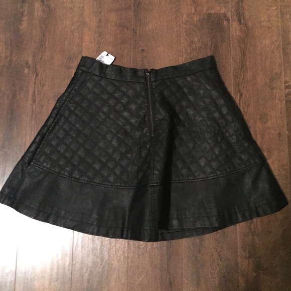Quilted skater skirt - Picture 2 of 6