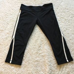 Lululemon Sz 10 Crops Black with White Stitching