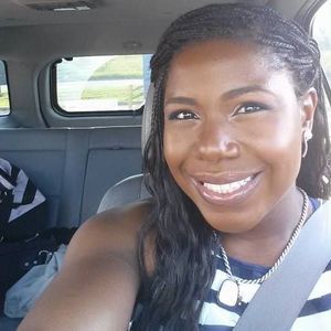 Meet your Posher, Dominique