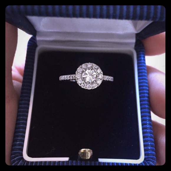 Diamond engagement ring