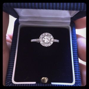 Diamond engagement ring