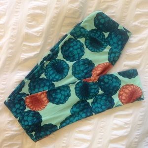 Lularoe Berry OS Leggings