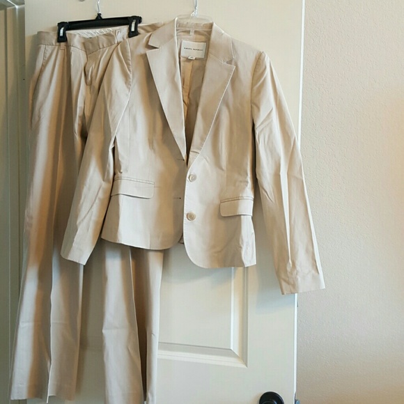 2 Piece Classic Suit - Picture 1 of 4
