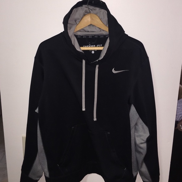 Therma - Fit Nike hoodie