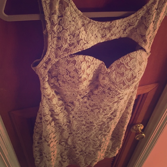 Mini Dress w| Sweetheart Neckline & Lace Detail