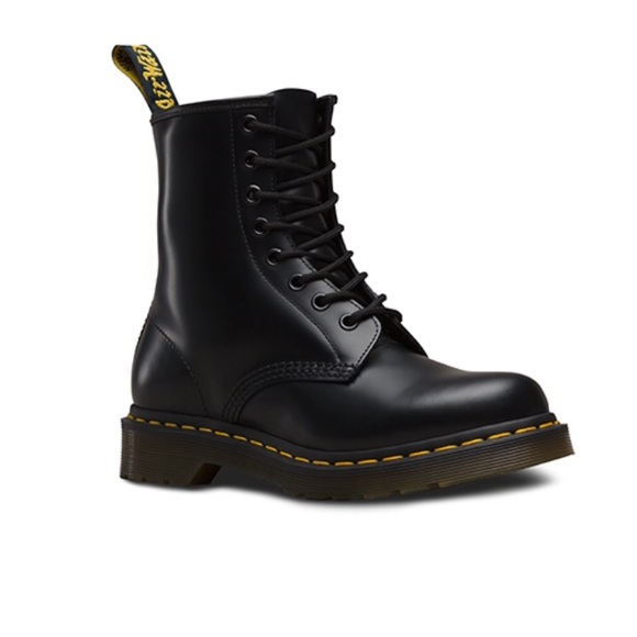 DR. MARTENS Original 1460 Boots