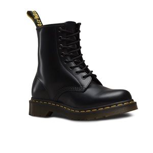 DR. MARTENS Original 1460 Boots