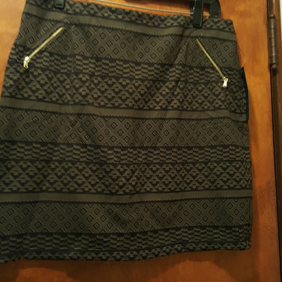 NEW APT 9 SKIRT
