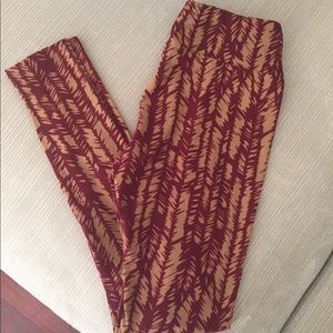 OS Lularoe Leggings Feather Pattern