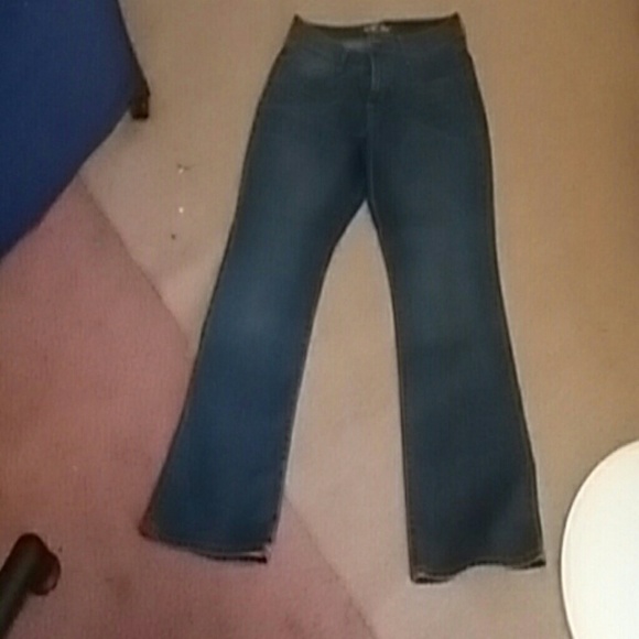 Jeans - Picture 2 of 3