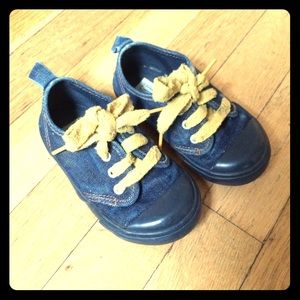 Baby gap denim shoes. Size 6