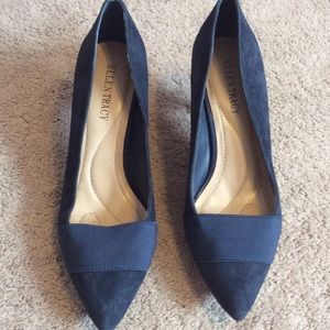 Size 7.5 Ellen Tracy blue leather upper pumps