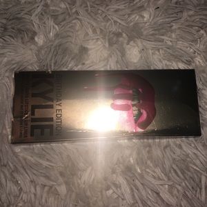 Birthday edition Kylie matte liquid lipstick Leo