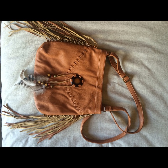Fringe cross body bag with feathers🍂
