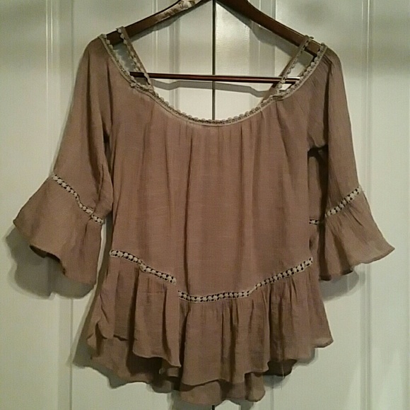 Ruffle sleeve top