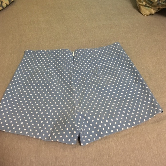 Polka Dotted stretchy shorts - Picture 1 of 2