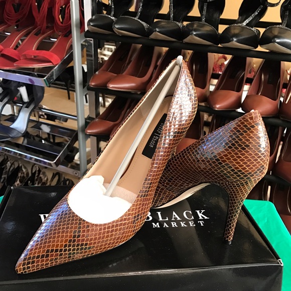 Olivia Brown Exotic Print Pumps - Picture 3 of 3