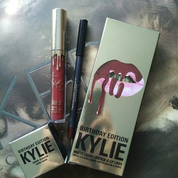 UP FOR TRADE  Kylie Leo Lip Kit BNIB