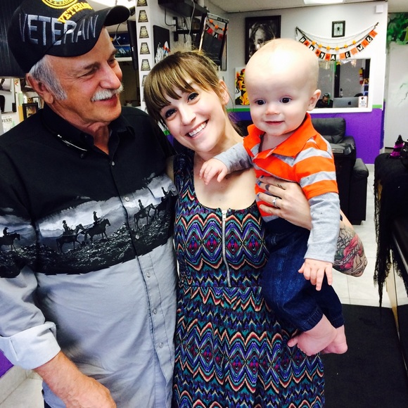 Meet your Posher, Krysten - Picture 3 of 3