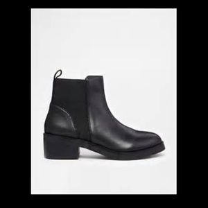 Steve Madden shrill bootie