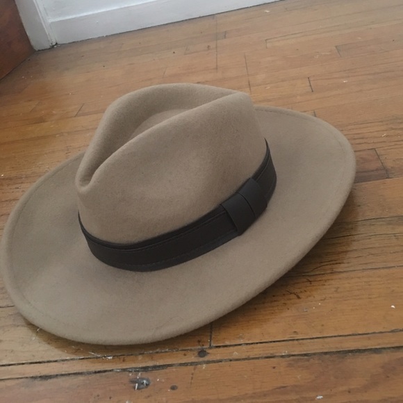 Hat - Picture 1 of 2
