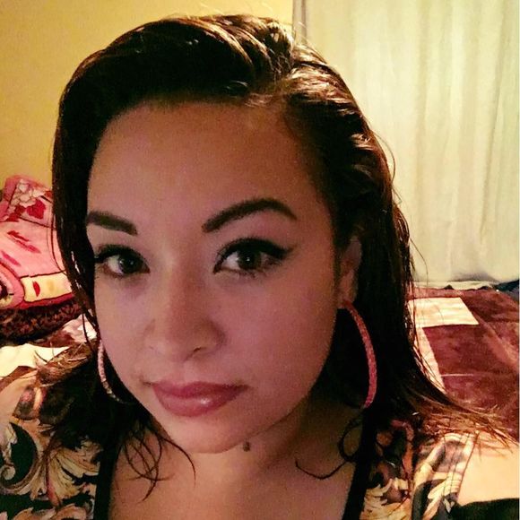 Meet your Posher, Jennifer - Picture 1 of 1