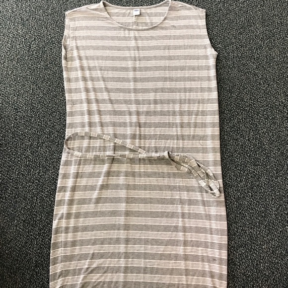 Old navy maxi dress size small