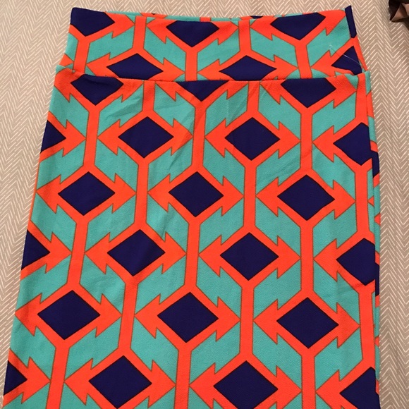 Cassie lularoe skirt