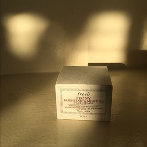 BRAND NEW Fresh Peony Brightening Face Cream