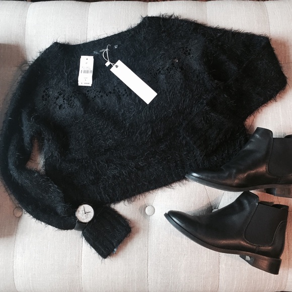 🔴FINAL SALE🔴Millau black cropped fuzzy sweater