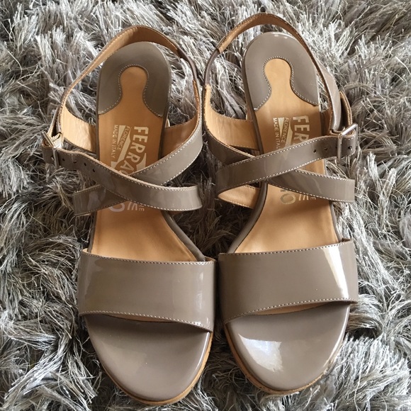 SalvatoreFerragamo Besy wedges sz 8
