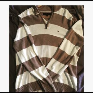 Men's size Large Tommy Hilfiger quarter zip