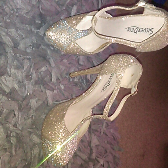 Heels - Picture 3 of 3