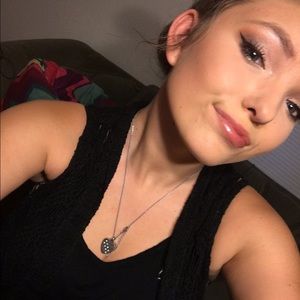 Meet your Posher, Jade