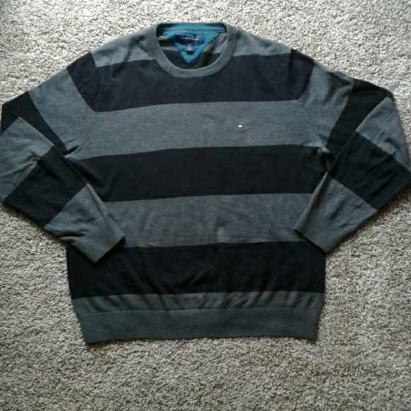 !!! FINAL MARKDOWN!!! Tommy Hilfiger Vneck Sweater