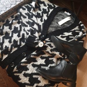 🔴FINAL SALE🔴 Millau Black and White Sweater