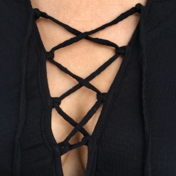 🦋Last One🦋 Black Cross Cross Hoodie - Picture 2 of 4