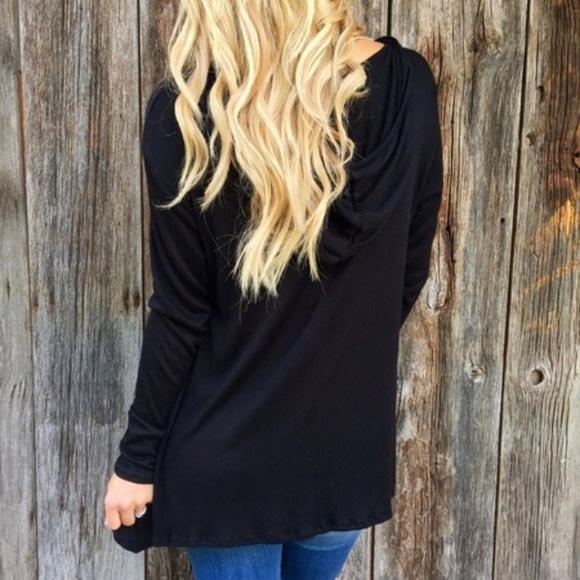 🦋Last One🦋 Black Cross Cross Hoodie - Picture 3 of 4