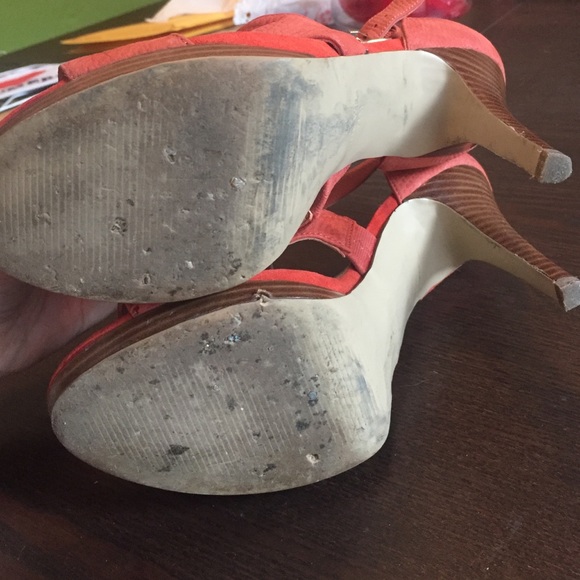 Nine West "Make Waves" Coral Heels - Picture 3 of 4